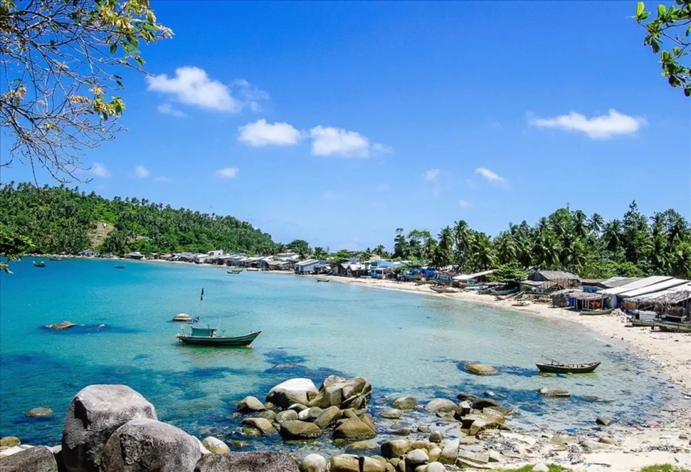 Tận hưởng kỳ nghỉ tại khu du lịch đảo hòn sơn yên bình