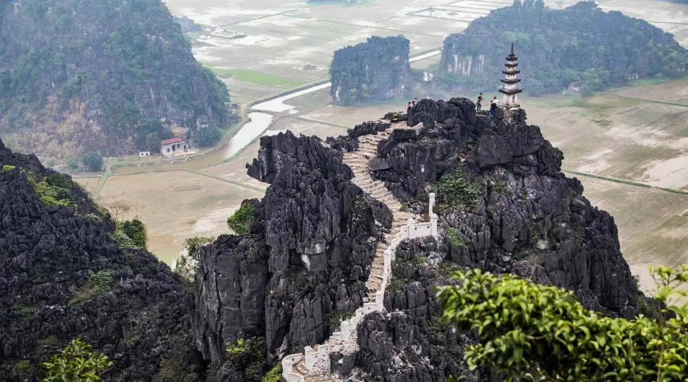 Khám phá hang múa ninh bình địa chỉ dễ dàng đến tham quan