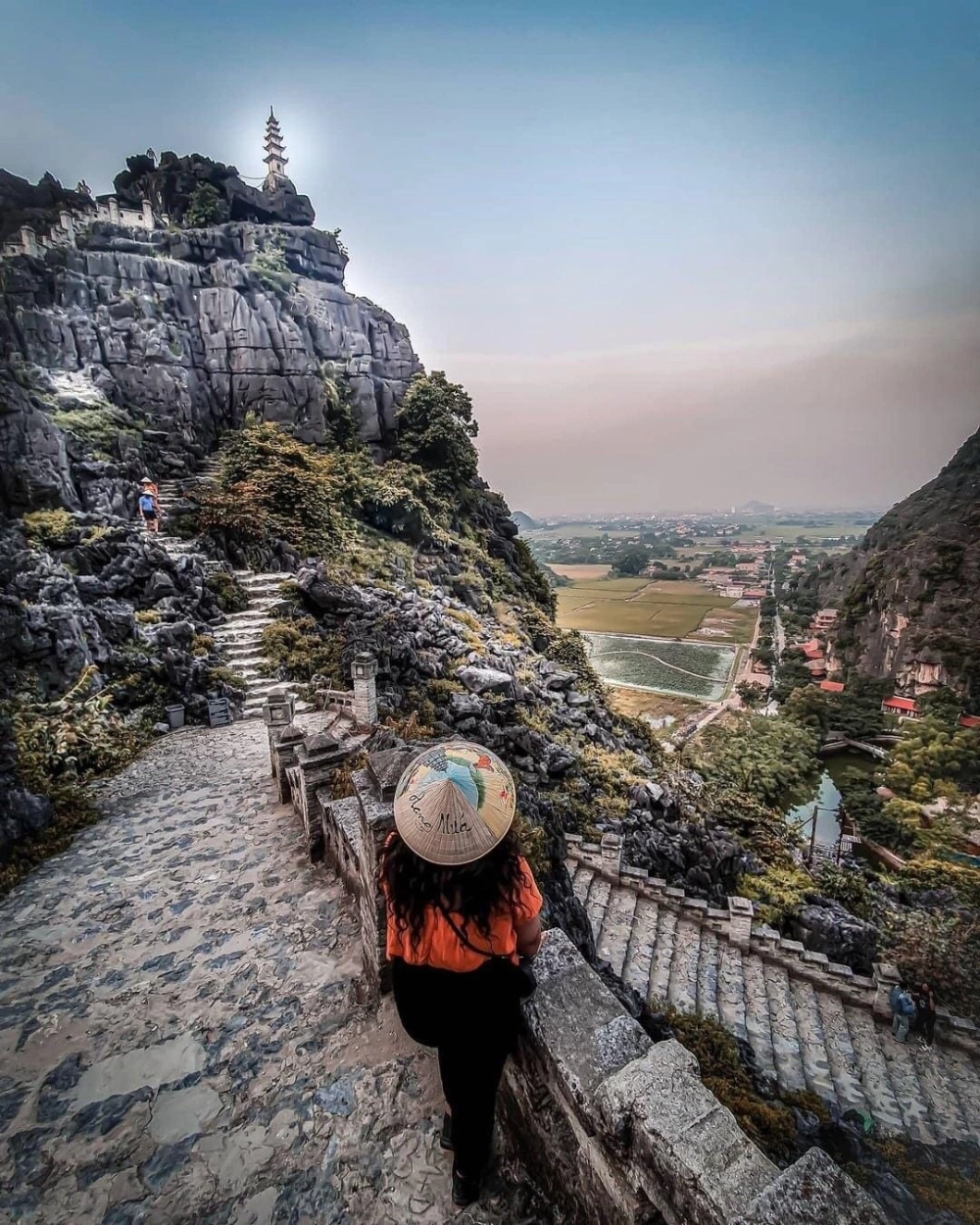 Khám phá hang múa ninh bình bao nhiều bậc thang hấp dẫn