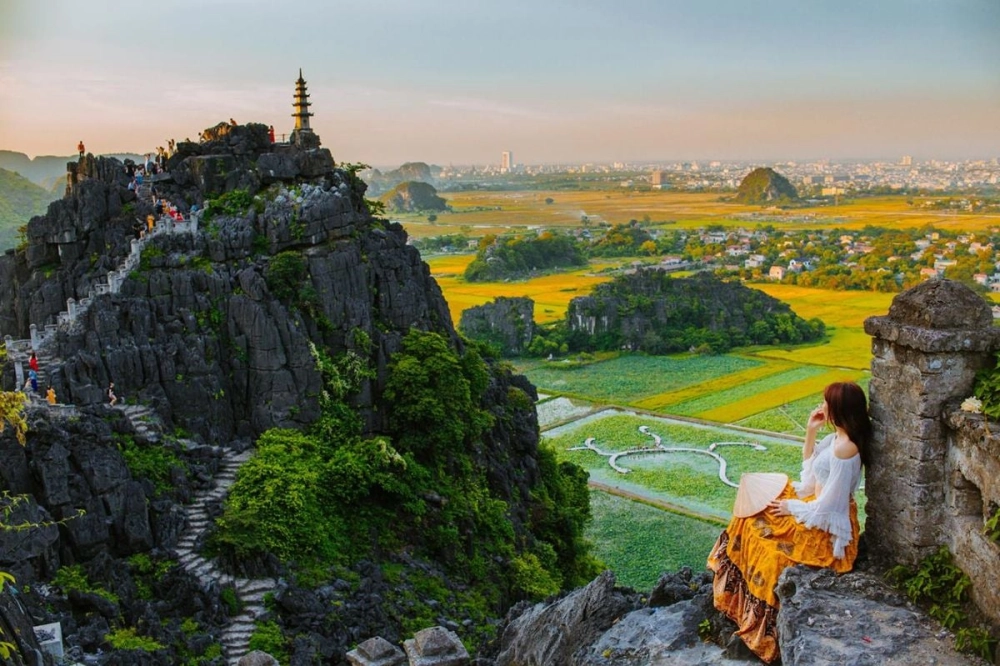 Tìm hiểu khu du lịch hang múa ninh bình hấp dẫn