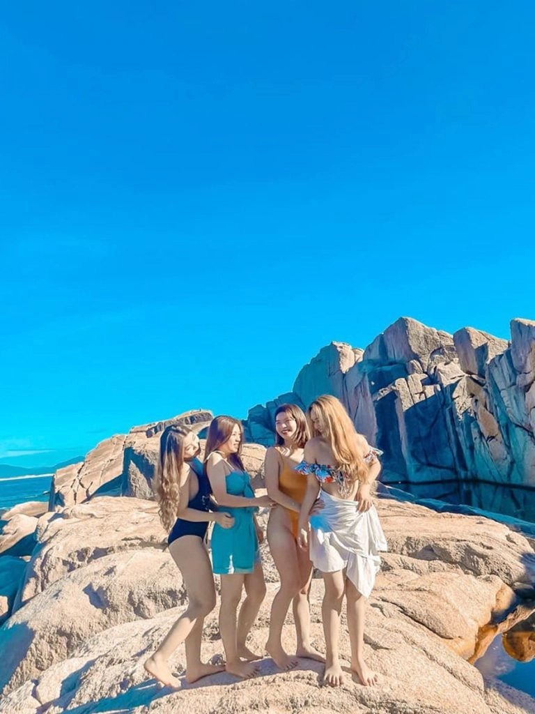Tham khảo tour du lịch hòn nưa phú yên siêu hấp dẫn