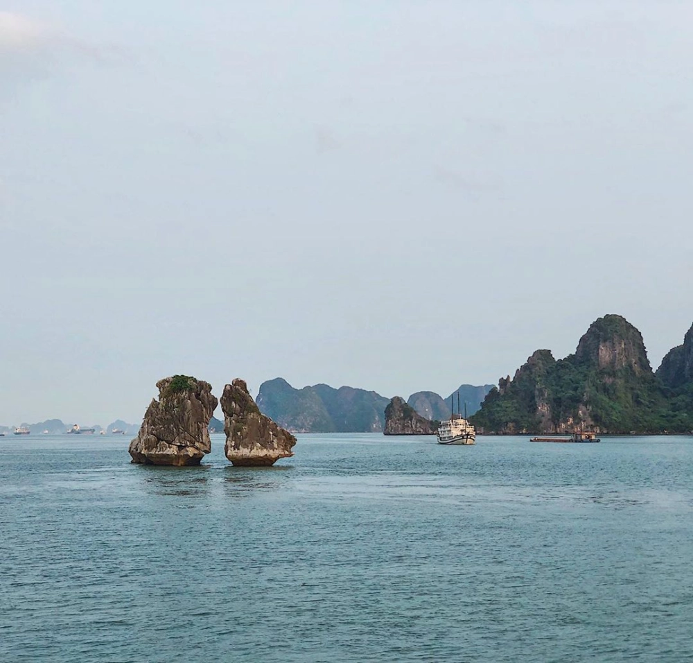 Cùng chiêm ngưỡng hình ảnh hòn trống mái hạ long đẹp