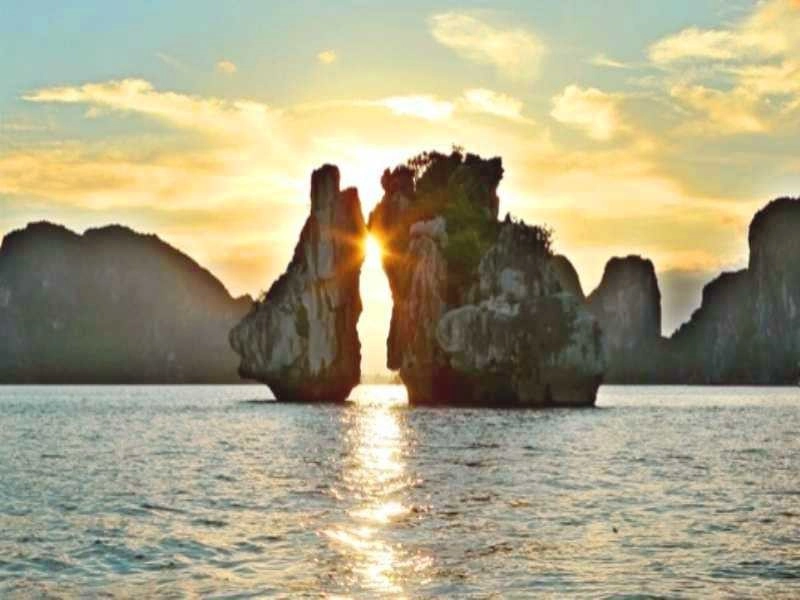 Xem ngay hình ảnh hòn trống mái ở vịnh hạ long đẹp