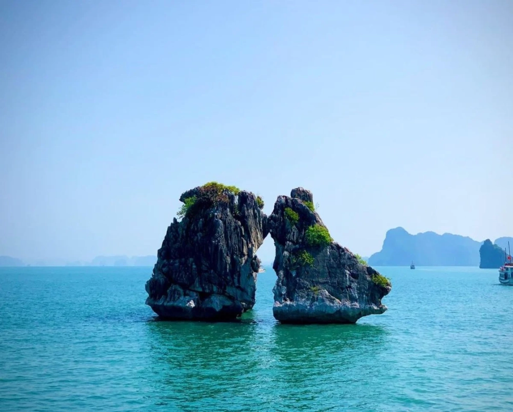 Tham quan và chiêm ngưỡng hình ảnh hòn trống mái ấn tượng