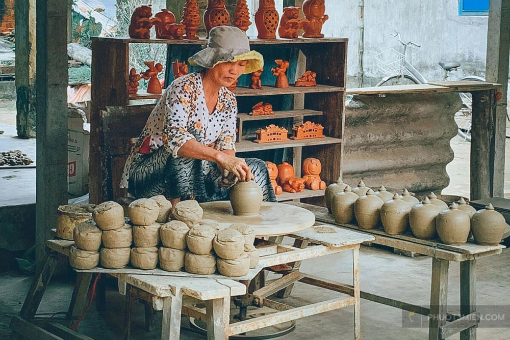 Ngắm nhìn hình ảnh của làng gốm thanh hà đậm chất quê hương