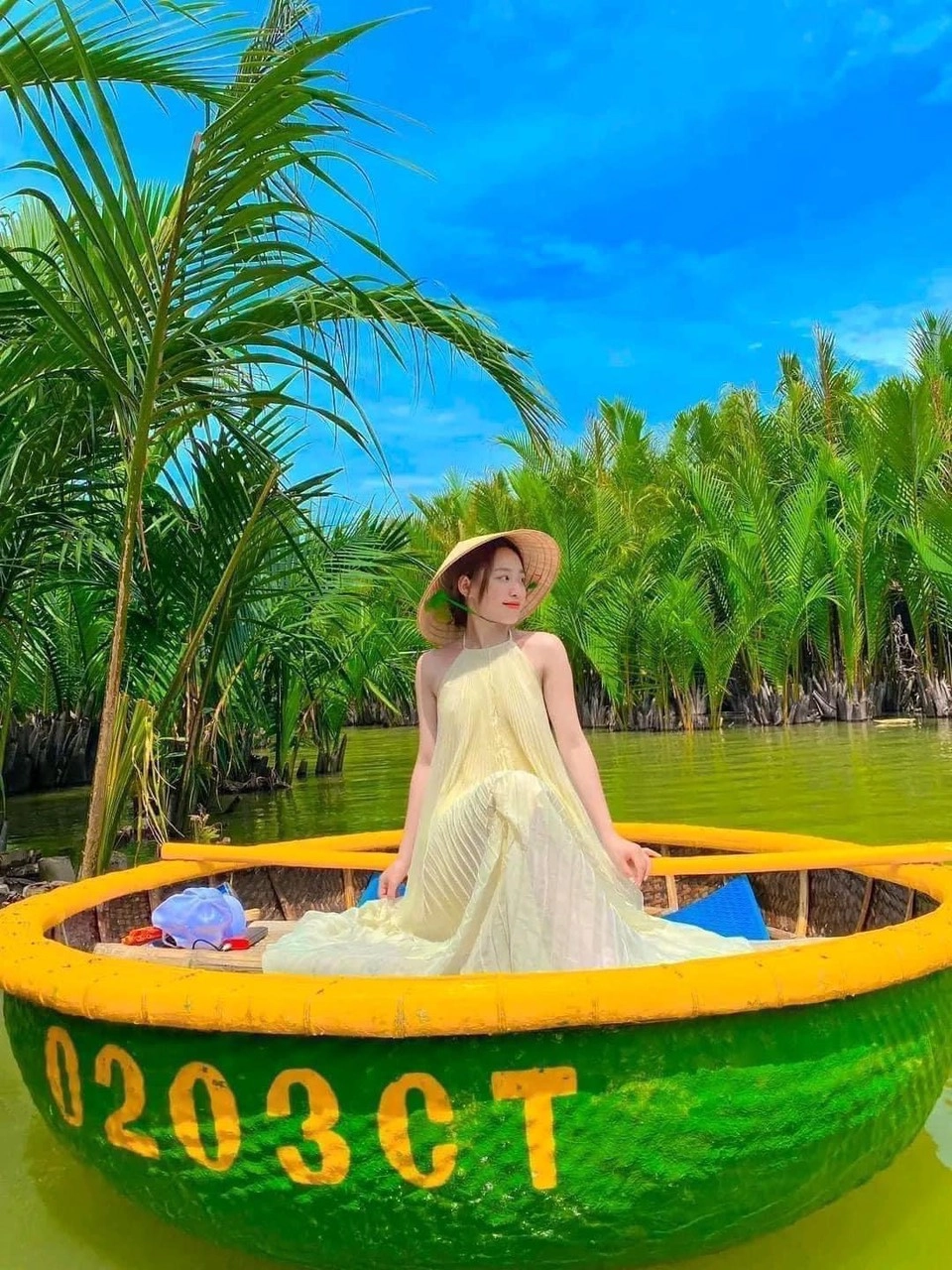 Xem ngay review rừng dừa bảy mẫu từ người đi thật