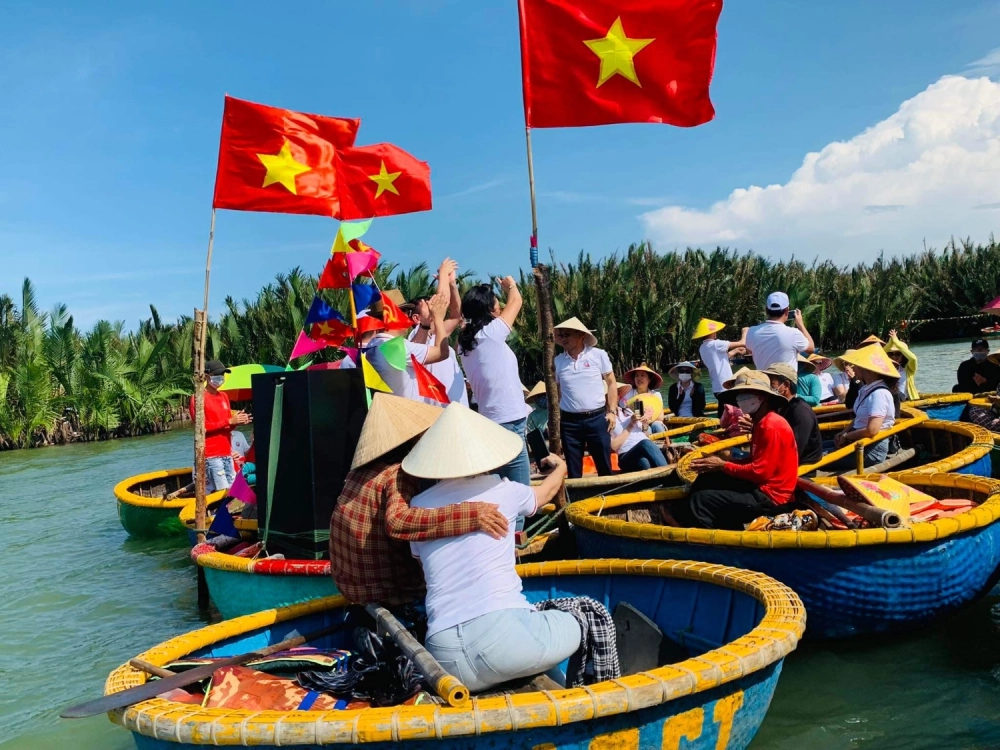 Bắt trọn khoảnh khắc tại chụp ảnh rừng dừa bảy mẫu xanh mướt