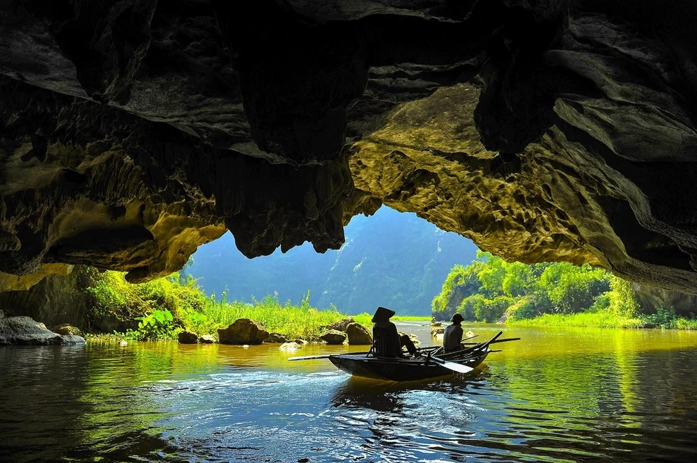 Khám phá tam cốc bích động và tràng an đẹp tuyệt vời