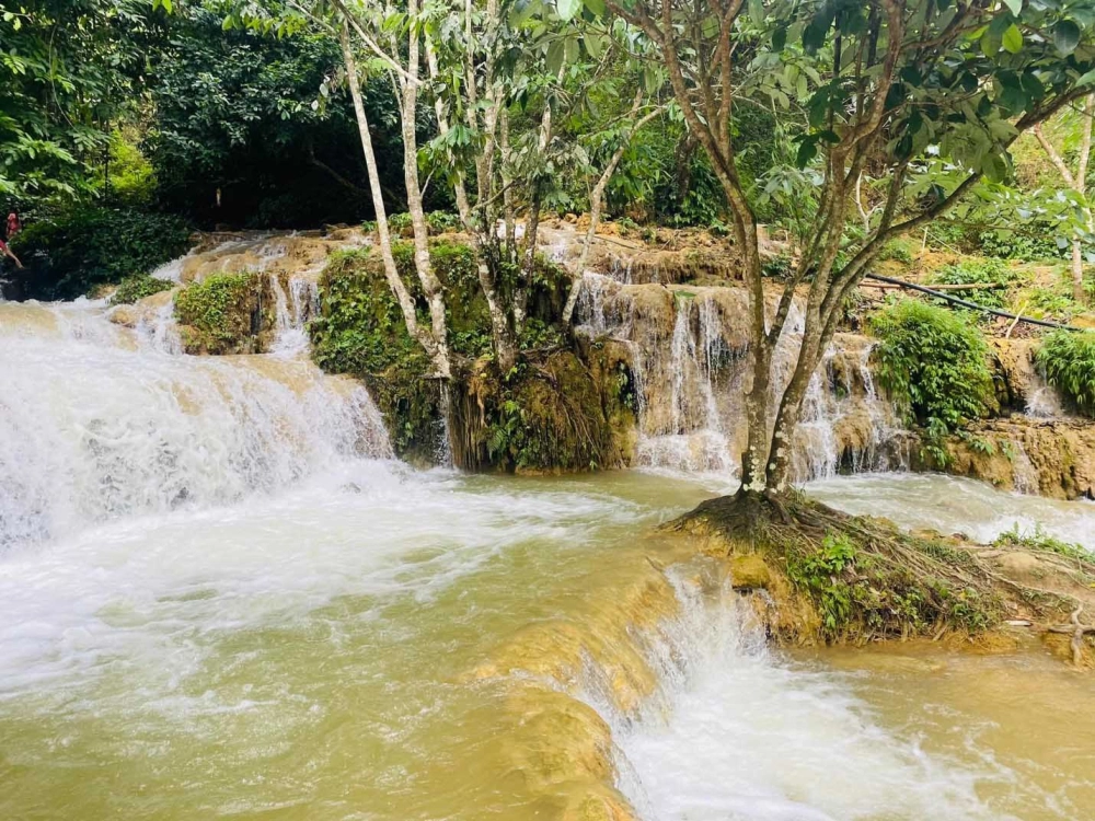Đặt tour du lịch thác mây thanh hóa hấp dẫn