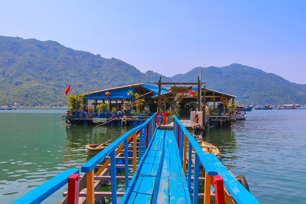 Trải nghiệm tuyệt vời cùng du lịch vịnh vũng rô mùa hè