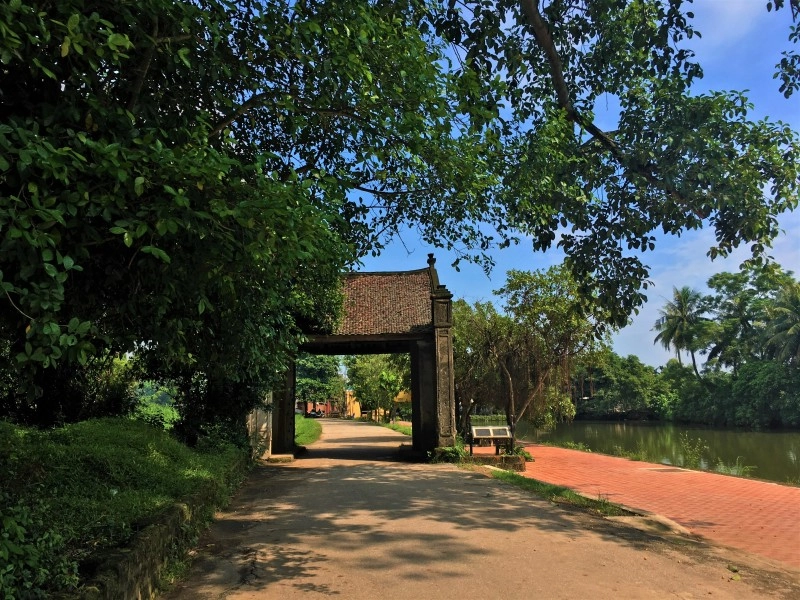 Thơ mộng cùng hình ảnh làng cổ đường lâm quê nhà