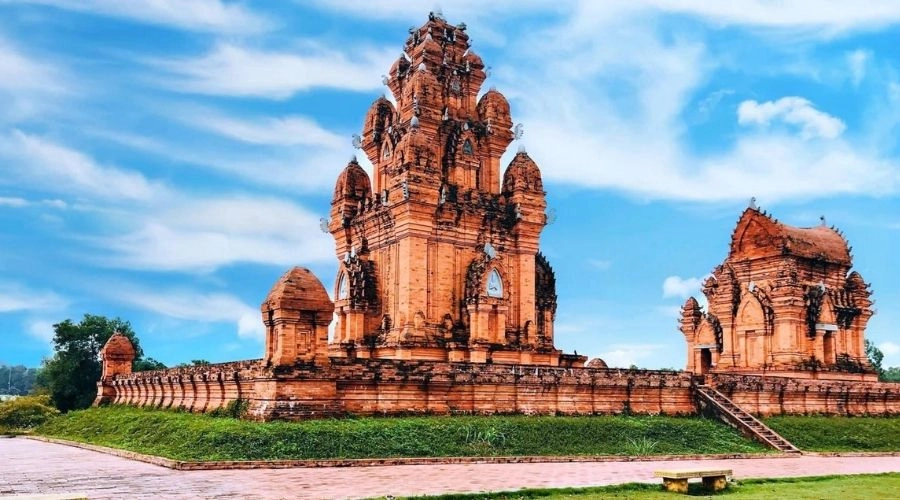 Một ngày trải nghiệm làng văn hóa 54 dân tộc