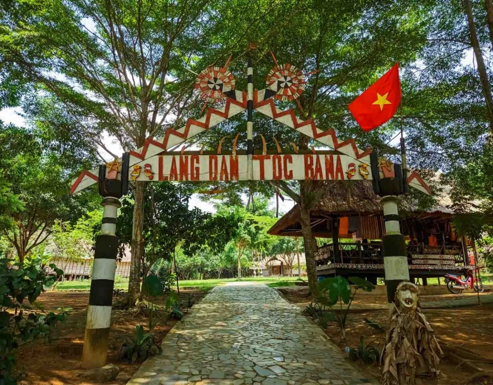 Không gian sinh hoạt văn hóa nhà văn hóa 54 dân tộc