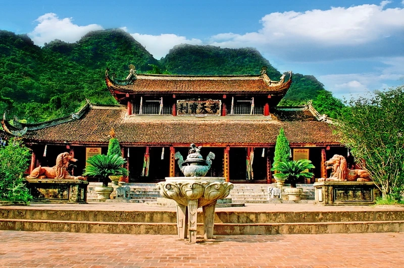Tìm về di tích chùa hương lưu giữ dấu ấn Phật giáo