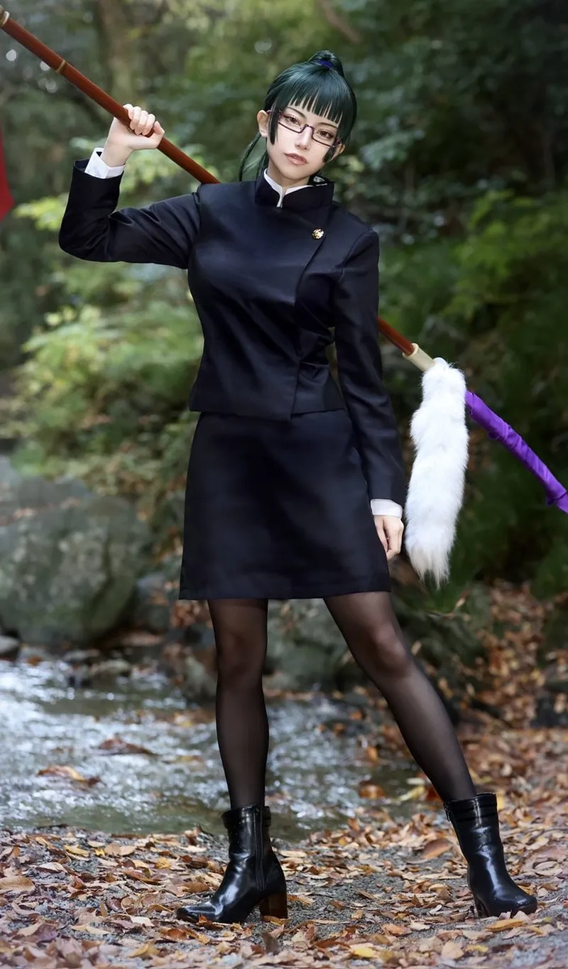 Cosplay Maki Zenin mang lại vẻ đẹp mạnh mẽ và cá tính