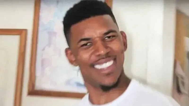 Meme cười dễ thương đốn tim người xem chỉ với một ánh mắt