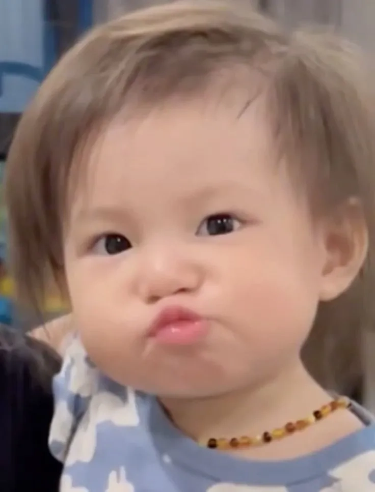 Meme Pam cười nhếch mép pha tấu hài “giả trân” không thể quên