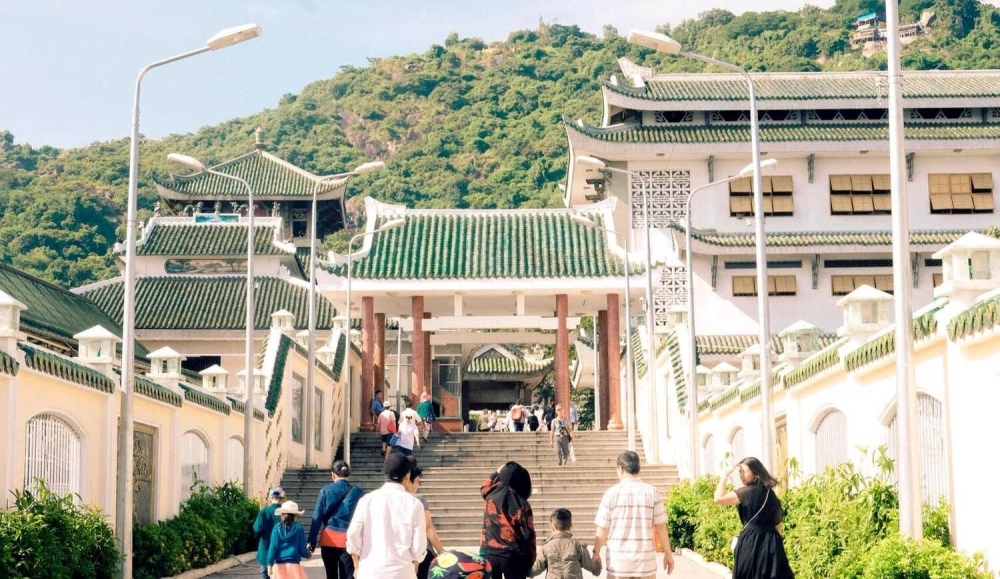 Tham quan miếu bà chúa xứ an giang linh thiêng