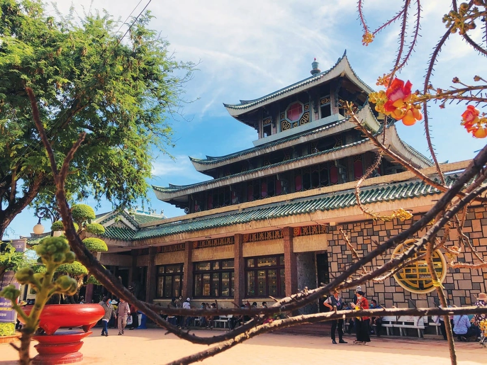 Khám phá thờ về miếu bà chúa xứ núi sam linh thiêng