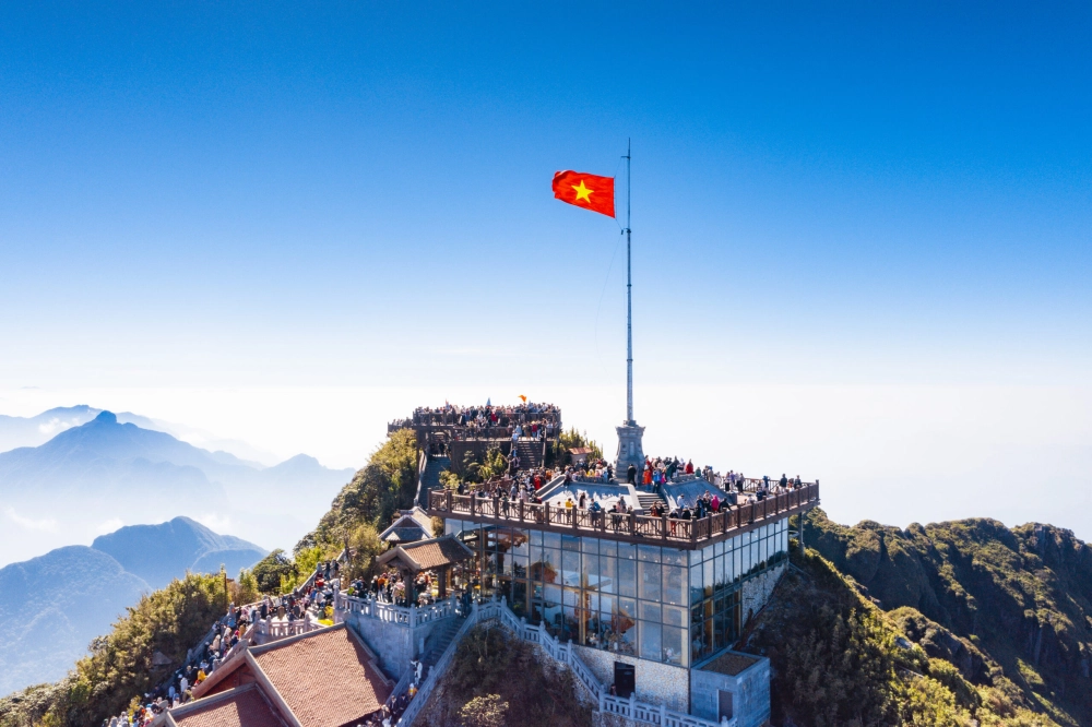 Cân nhắc kỹ trước khi tính chi phí đi phanxipangTrải nghiệm độc đáo khi leo đỉnh phan xi păng