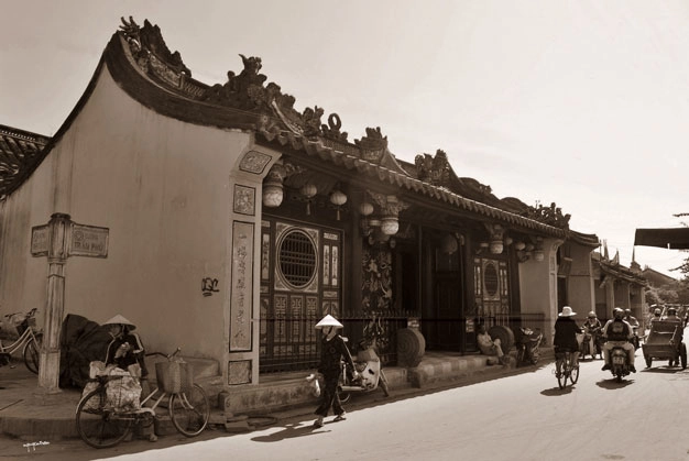 Hình ảnh phố cổ Hội An xưa mang lại cảm giác hoài niệm về một thời đã qua