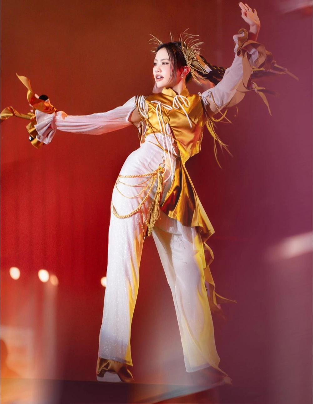 Cập nhật thông tin Phương Mỹ Chi sinh năm mấy
