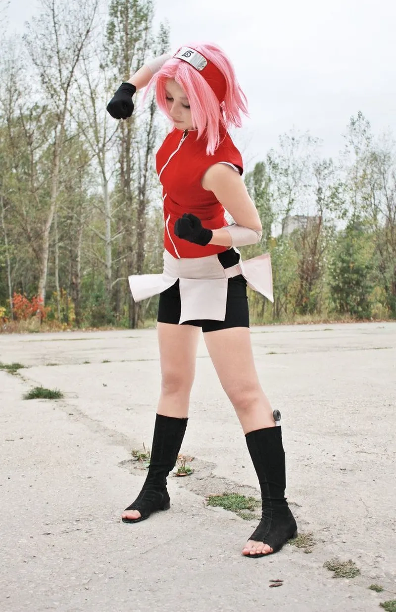 Sakura Haruno cosplay được tái hiện sống động bởi cosplayer