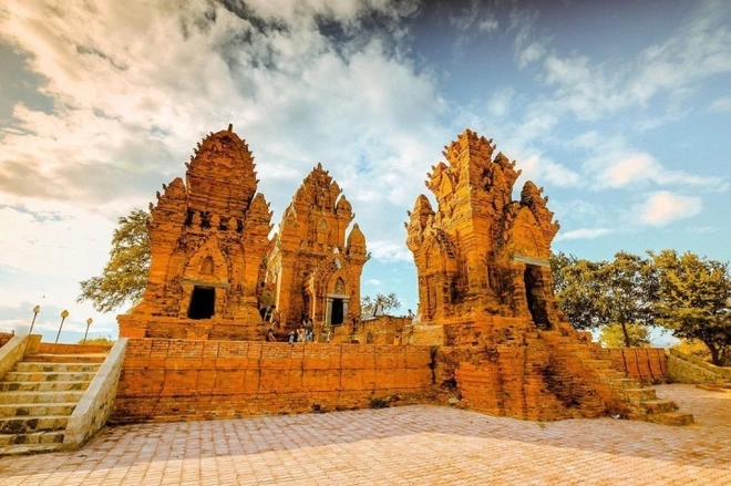 Tìm phương tiện xe đi tháp chàm ninh thuận dễ dàng