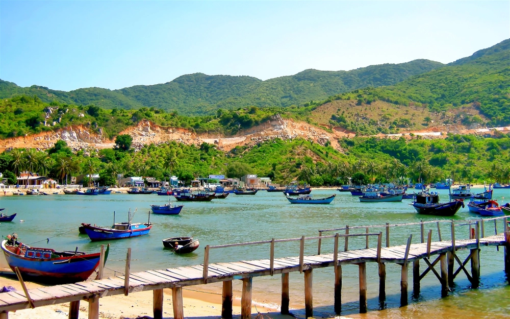 Đặt ngay tour tham quan vịnh vĩnh hy cực kỳ hấp dẫn