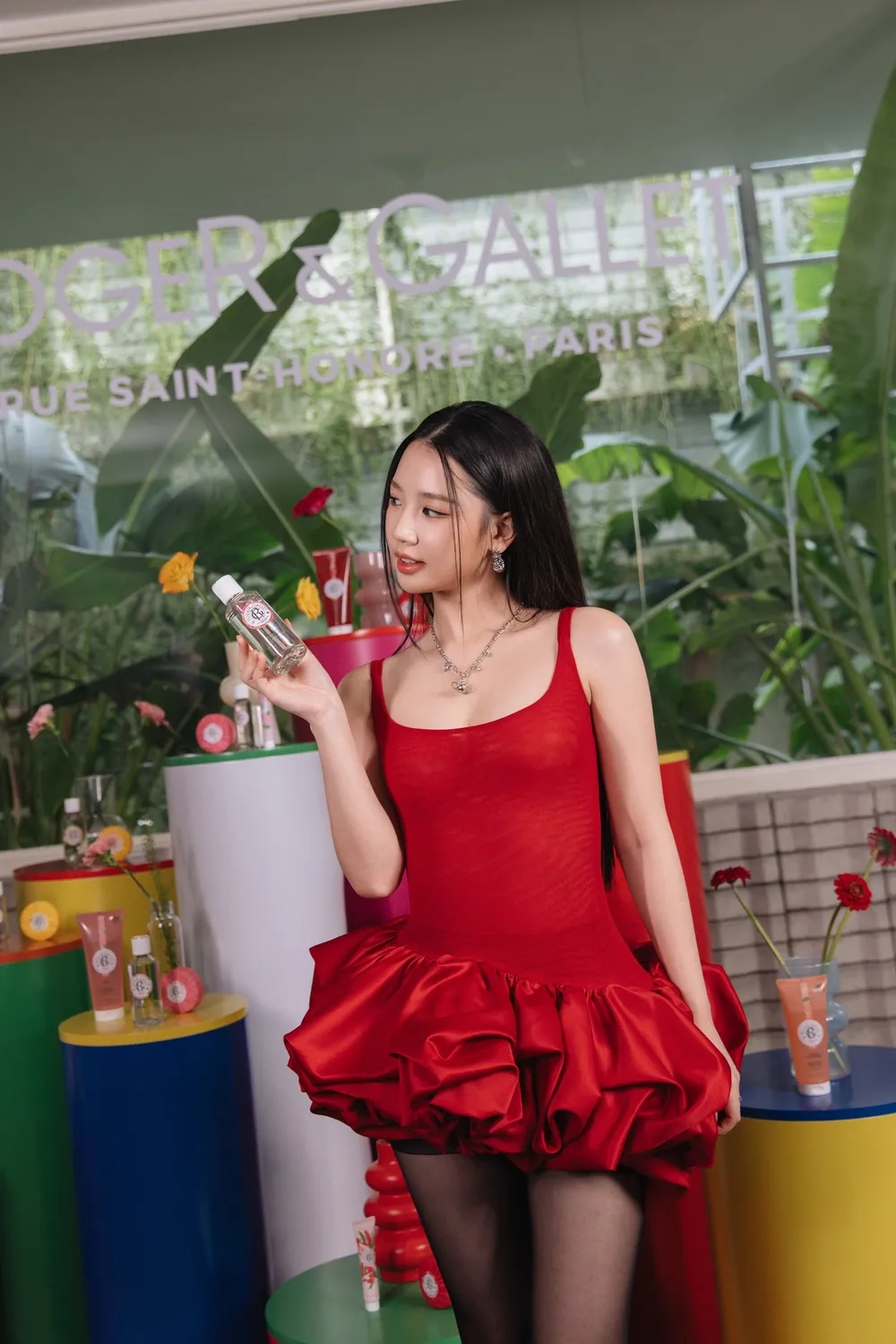 Cảm nhận vị ngọt qua lời bài hát Amee đen đá không đường