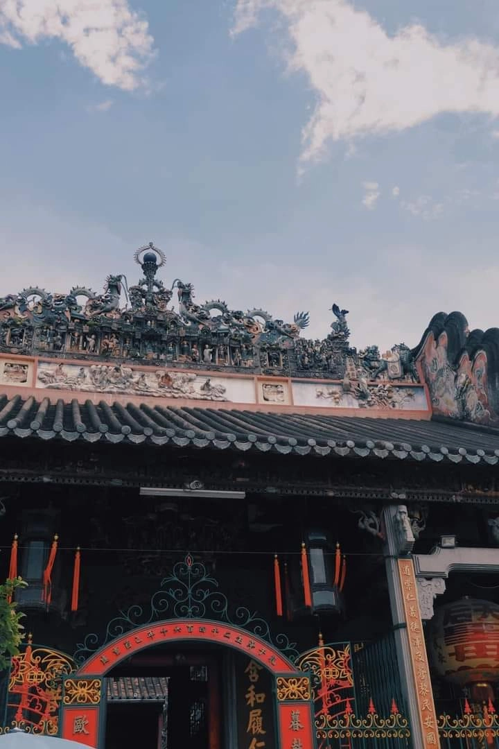Chùa Bà Thiên Hậu bưng cầu, nơi người dân thành tâm cầu lộc