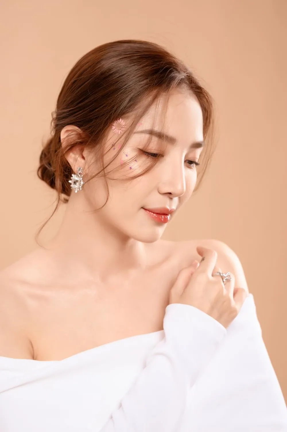 Chuyện tình cảm của diễn viên Minh Khuê và chồng gây chú ý