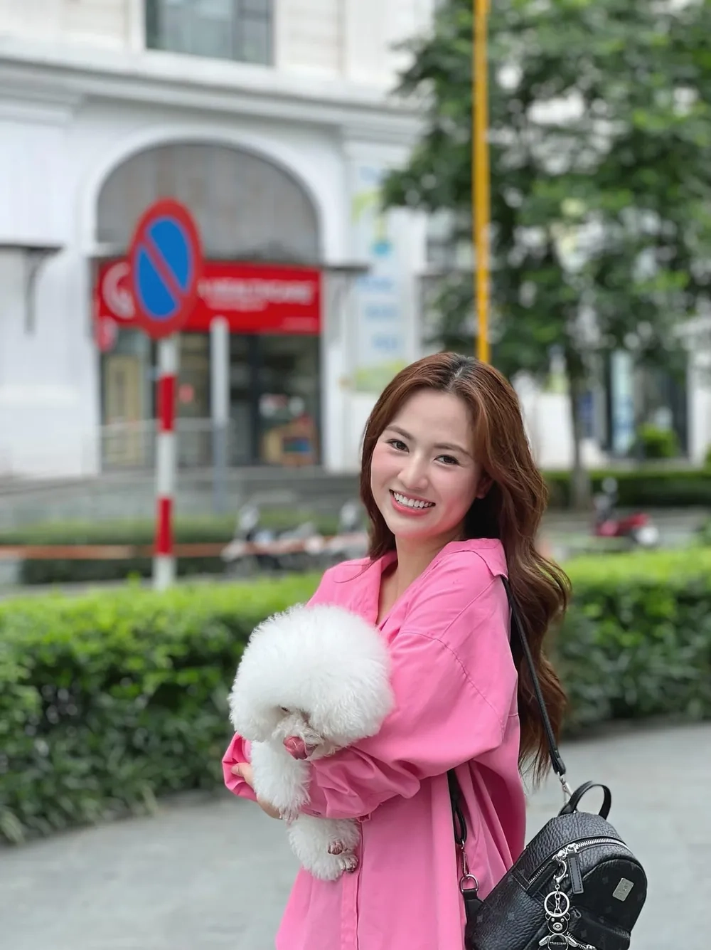 Fanpage chính thức của diễn viên Việt Hoa facebook
