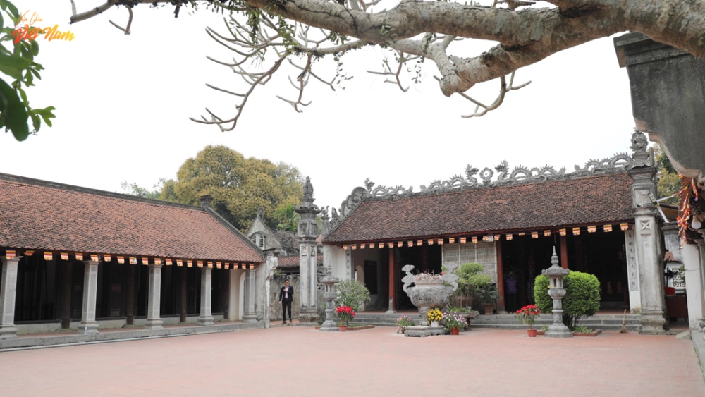 Vì sao chùa bà đanh lại vắng bởi nằm biệt lập gần sông núi