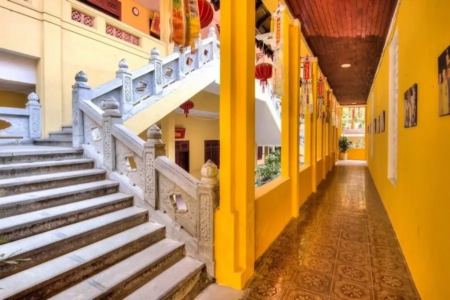 Địa chỉ chùa quán sứ nằm trên đường Quán Sứ trung tâm thủ đô