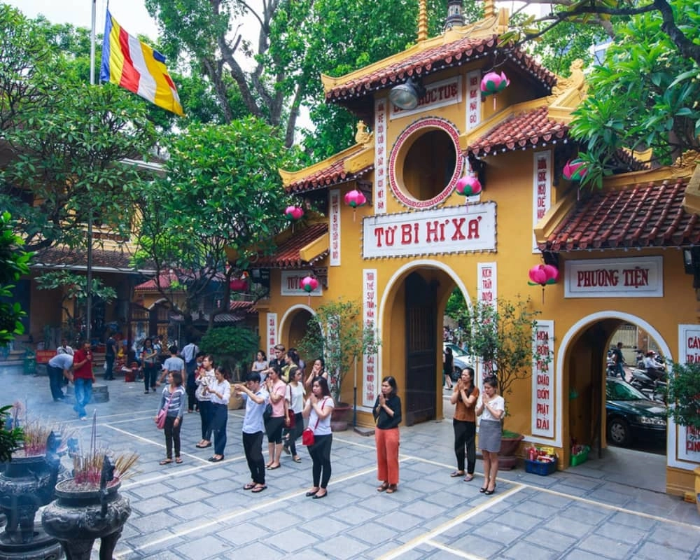 Chùa quán sứ cầu gì được nhiều người chọn để cầu an và cầu duyên