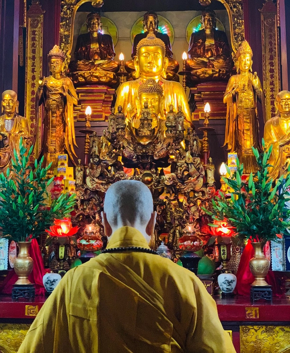 Trụ trì chùa quán sứ hiện nay là người hướng dẫn tín đồ tu học