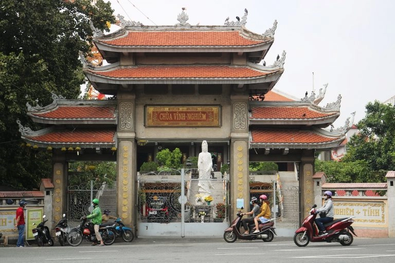 Hội chùa vĩnh nghiêm quy tụ đông đảo tăng ni và Phật tử