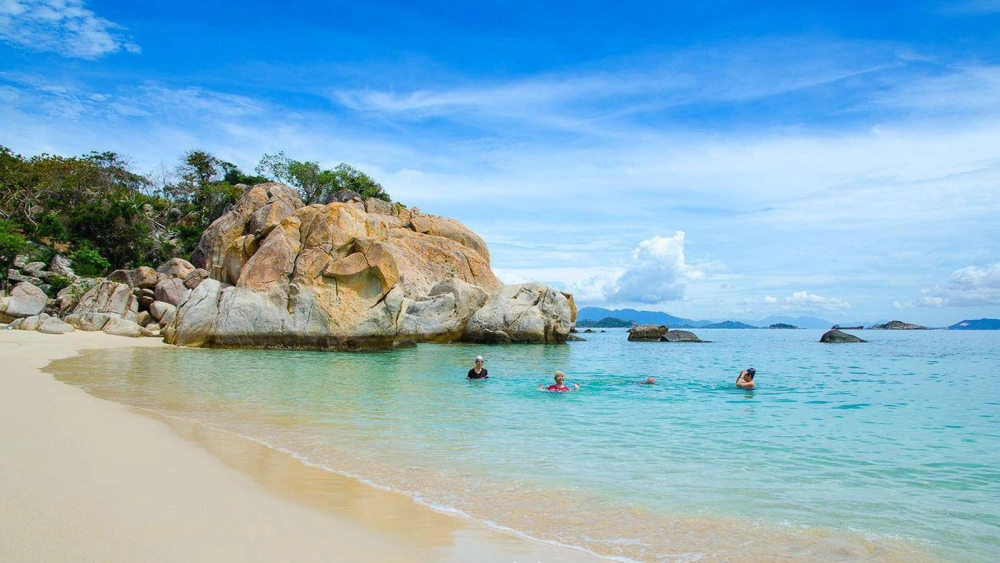 Chơi gì khi đến với đảo bình hưng có gì chơi xinh đẹp