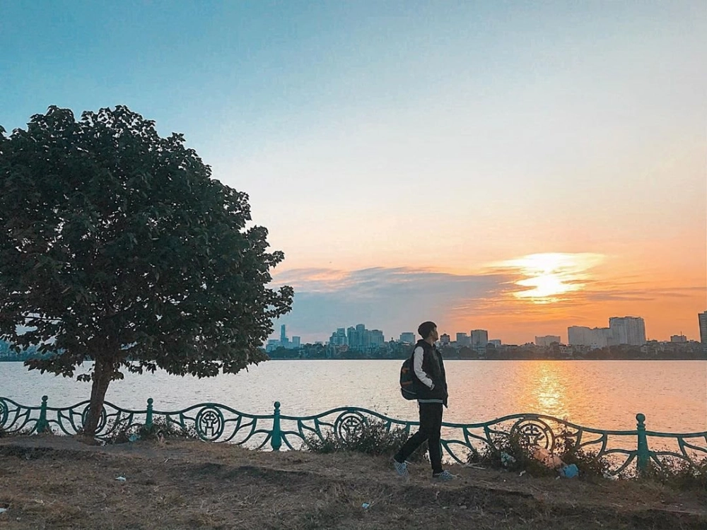 Gợi ý góc chụp ảnh hồ tây đẹp được yêu thích trên mạng xã hội