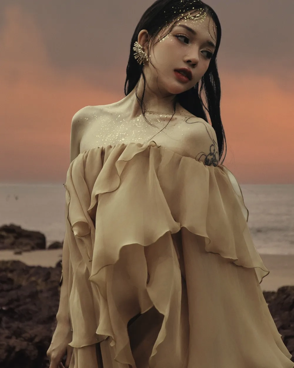 Được fan chúc mừng mỗi năm sinh nhật Linh Ngọc Đàm