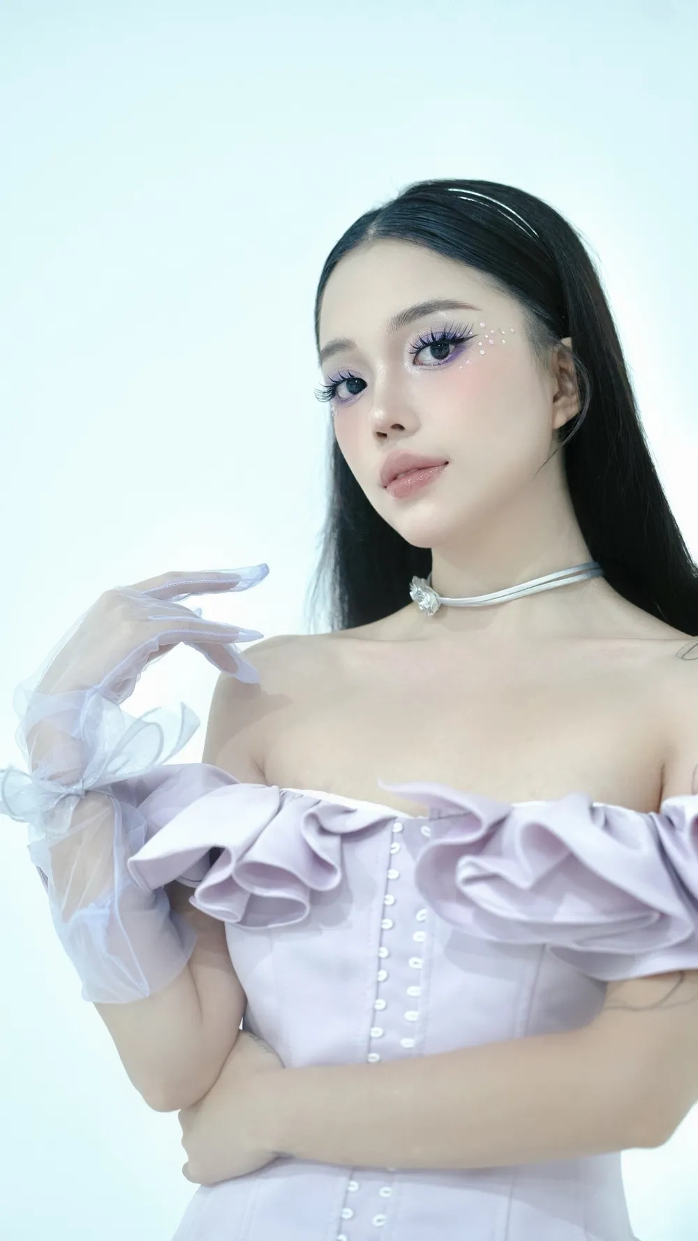 Bạn đã follow IG Linh Ngọc Đàm chưa