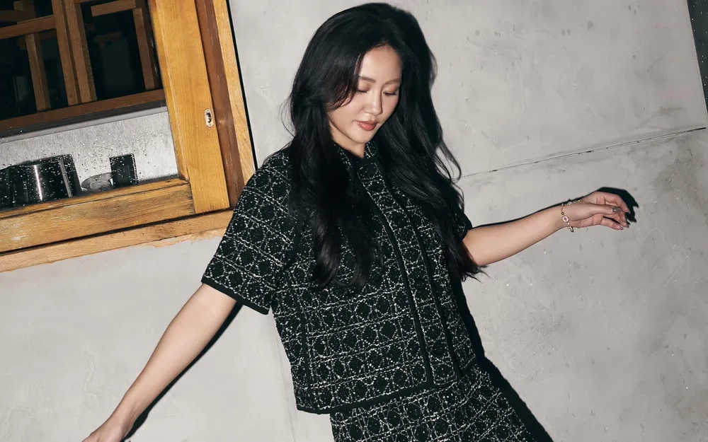 Tìm hiểu chi tiết Văn Mai Hương sinh năm