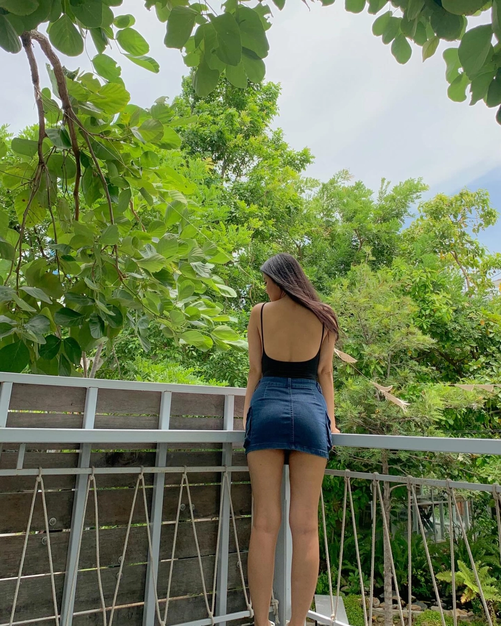 Em gái đĩ da trắng tinh khoe cặp vú căng tròn da trắng nóng bỏng cuốn hút mê mẩn