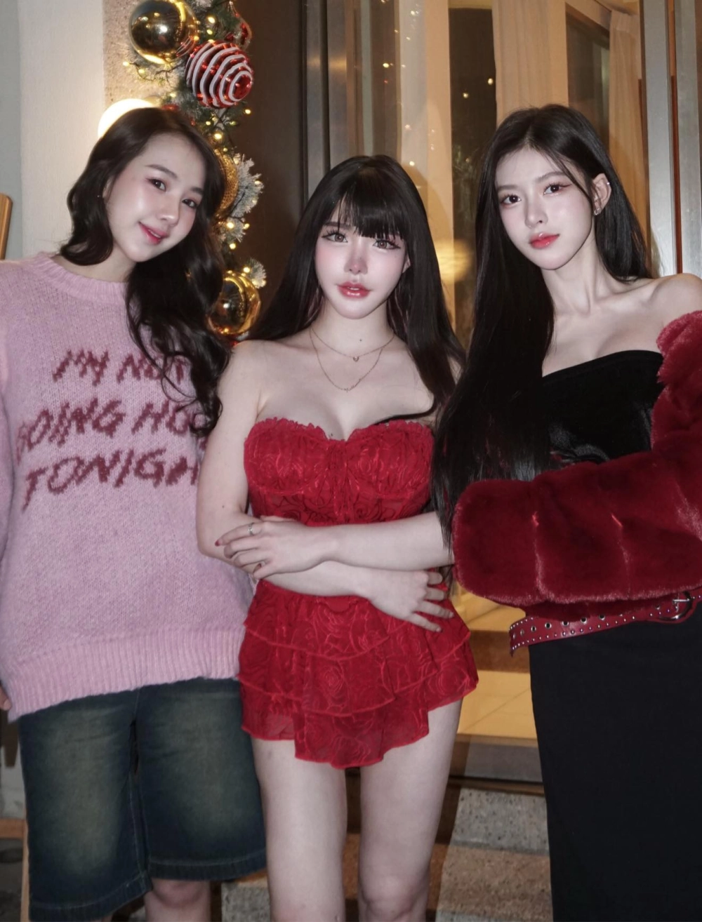 Ảnh gái ngực to sexy vòng một khủng gợi cảm nóng bỏng cuốn hút cuồng nhiệt