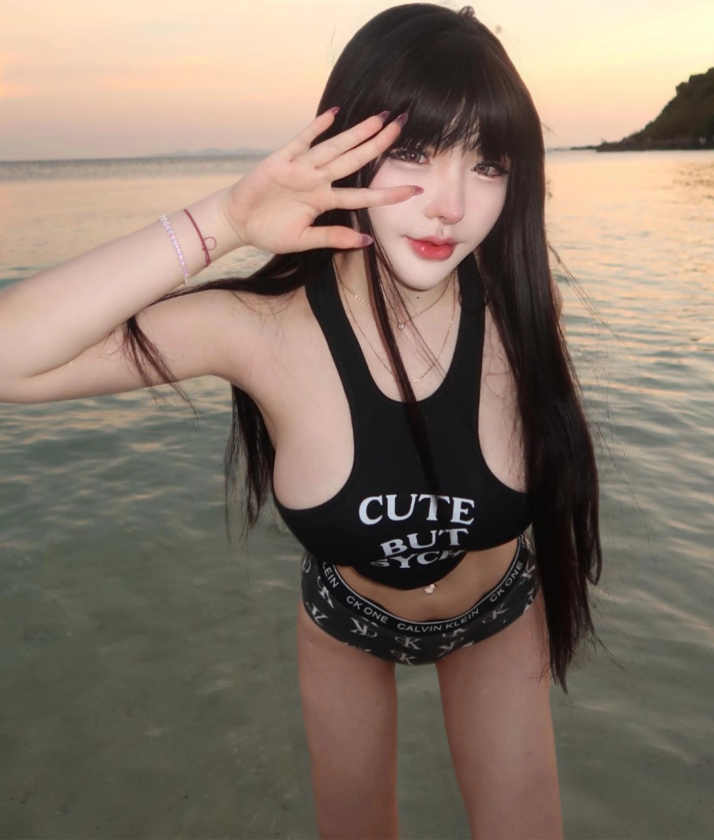 Ảnh gái sexy khiêu dâm nội dung kích thích đam mê nóng bỏng mê mẩn mạnh