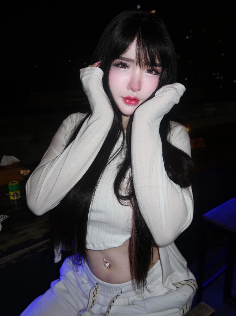 Ảnh gái đẹp vú to nhan sắc hoàn hảo ngực to sexy quyến rũ mê hoặc