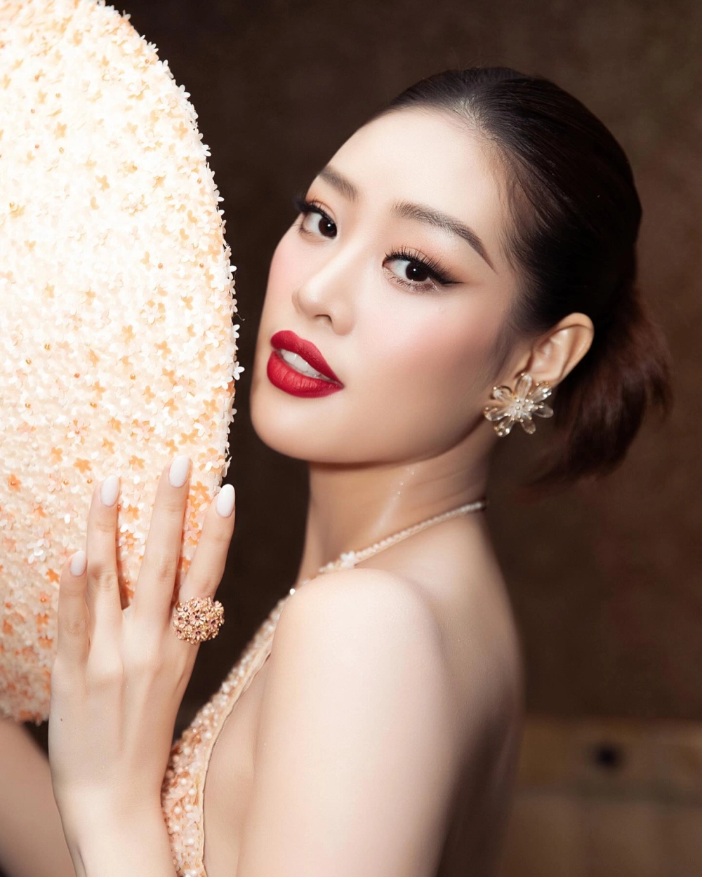 Ảnh gái đẹp làm hình nền máy tính cuốn hút