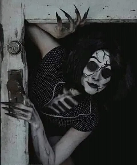 Con ma cute dễ thương nhưng vẫn rùng rợn