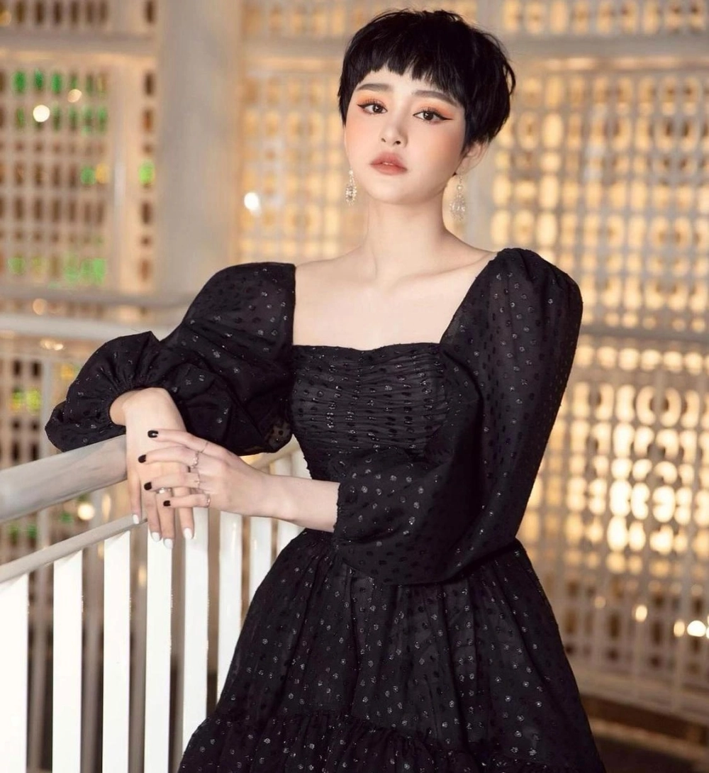 Hiền hồ live sân khấu bùng nổ cảm xúc